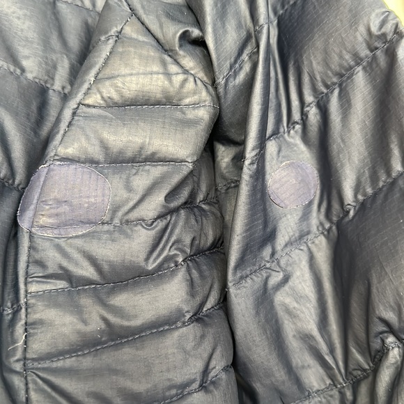 Patagonia women’s goosedown jacket - Picture 3 of 3